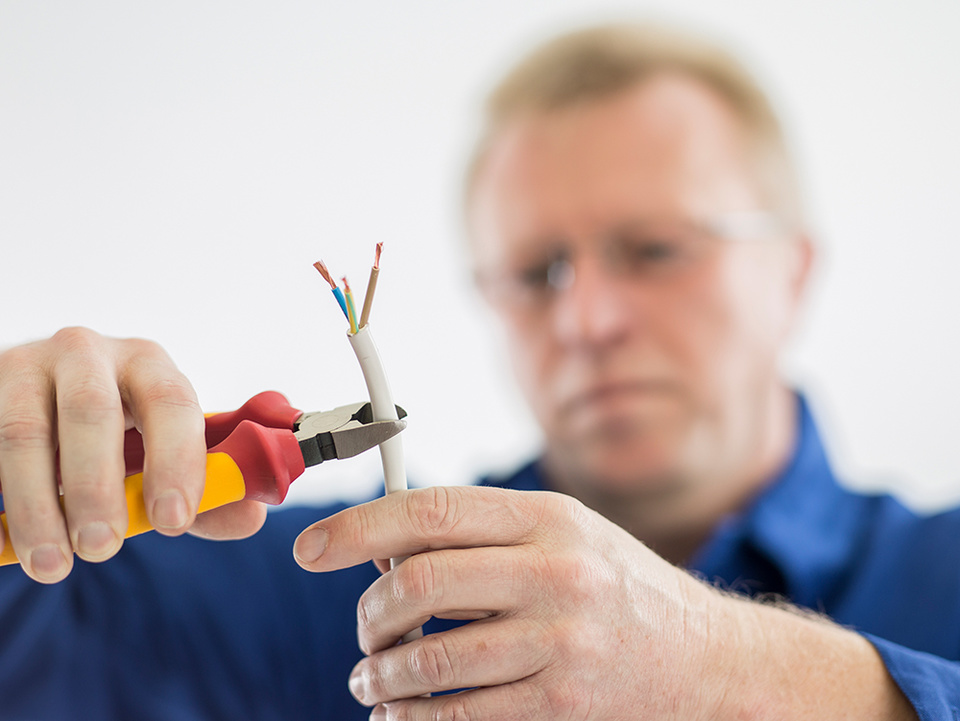 C F021729 bei Elektro Hess in Oberdischingen