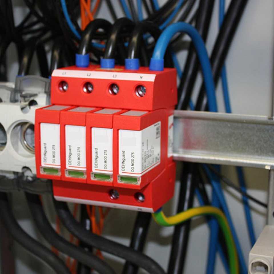 Über­spannungs­schutz bei Elektro Hess in Oberdischingen